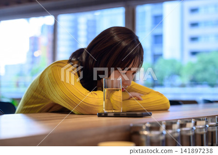 一個懶惰的女人 一個懶惰的女人 141897238