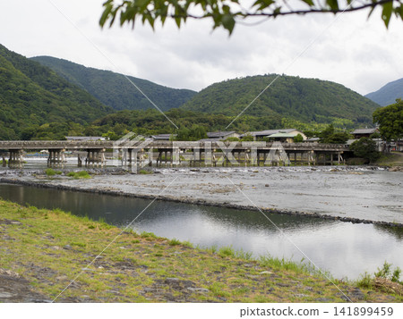 Kyoto Arashiyama: Togetsukyo Bridge over the Katsura River Kyoto Arashiyama: Togetsukyo Bridge over the Katsura River 141899459