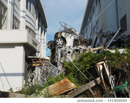 East Japan Earthquake Memorial and Disaster Relics Museum: Overlapping Cars East Japan Earthquake Memorial and Disaster Relics Museum: Overlapping Cars 141900094