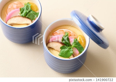 配料豐富的蒸蛋羹 配料豐富的蒸蛋羹 141900722