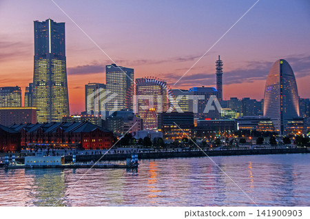 Yokohama harbor evening view 141900903