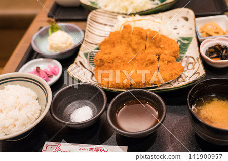 鹿兒島產黑豬草炸豬排御膳 141900957