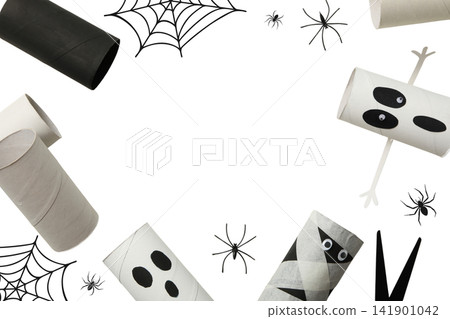 Children create fun crafts using toilet paper rolls for Halloween, PNG Children create fun crafts using toilet paper rolls for Halloween, PNG 141901042