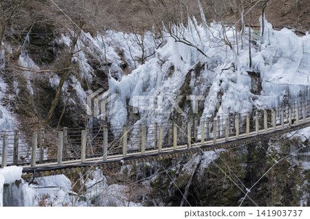Oonochi山谷的冰柱 Oonochi山谷的冰柱 141903737
