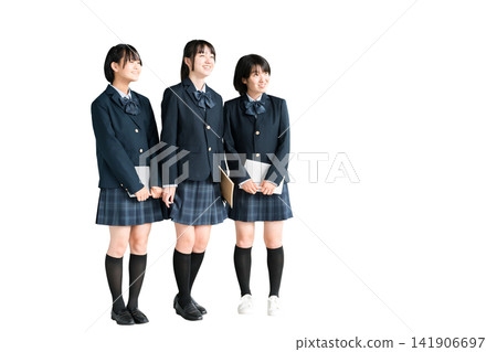 Middle school students, high school students, and female high school students walking with smiles on their faces (going to school, going to school, going home from school, etc.) Middle school students, high school students, and female high school students walking with smiles on their faces (going to school, going to school, going home from school, etc.) 141906697