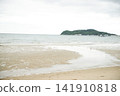 在夏末的海灘 141910818
