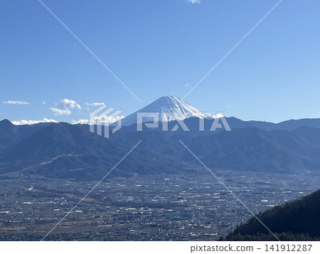 富士山在晴朗的一天 富士山在晴朗的一天 141912287