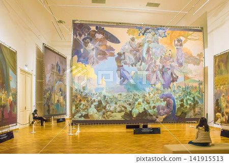 捷克共和國莫拉夫斯基克魯姆洛夫，穆夏傑作《斯拉夫史詩》展覽現場 141915513