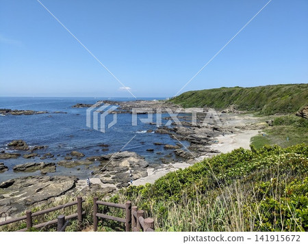 城島海岸清新迷人的景色非常適合作為旅遊海報和網站的背景。 城島海岸清新迷人的景色非常適合作為旅遊海報和網站的背景。 141915672