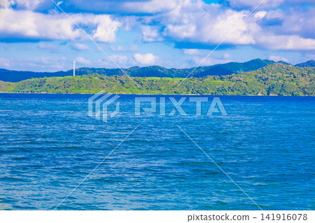 熱帶度假勝地,陽光普照的沖繩海灘,寧靜的海岸(鹿兒島縣奄美大島) 熱帶度假勝地,陽光普照的沖繩海灘,寧靜的海岸(鹿兒島縣奄美大島) 141916078