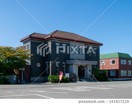 北野錦紀念館(原小林酒造株式會社),斜側視圖,北海道栗山,仲夏。 北野錦紀念館(原小林酒造株式會社),斜側視圖,北海道栗山,仲夏。 141917229