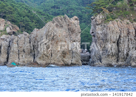 沖之島鎮蠟燭島週邊的景色 沖之島鎮蠟燭島週邊的景色 141917842