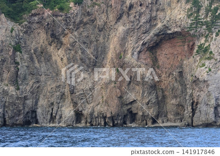 沖之島鎮蠟燭島週邊的景色 沖之島鎮蠟燭島週邊的景色 141917846