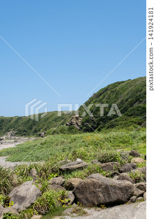 城島海岸的景色,藍天綠草盡收眼底。 城島海岸的景色,藍天綠草盡收眼底。 141924181