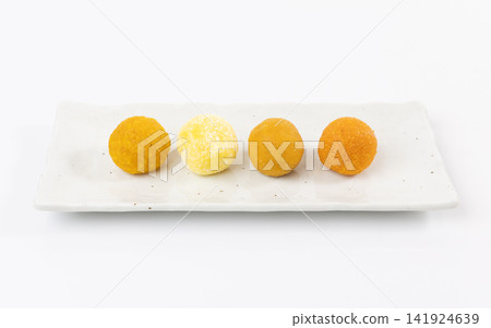 Indian sweets: Laddu 141924639