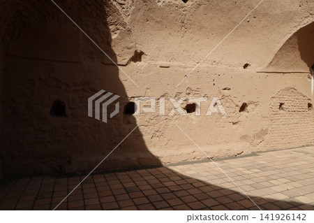 高昌古城是中國絲路吐魯番市的著名地標之一。 高昌古城是中國絲路吐魯番市的著名地標之一。 141926142