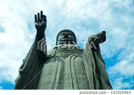 牛久大佛在藍天的襯托下格外醒目(茨城縣) 牛久大佛在藍天的襯托下格外醒目(茨城縣) 141926464