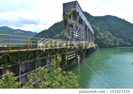 Chōanguchi Dam, Tokushima Prefecture Chōanguchi Dam, Tokushima Prefecture 141927220
