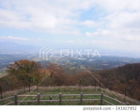 從群馬縣伊香保市神野山公園的心臟觀景台眺望 從群馬縣伊香保市神野山公園的心臟觀景台眺望 141927952