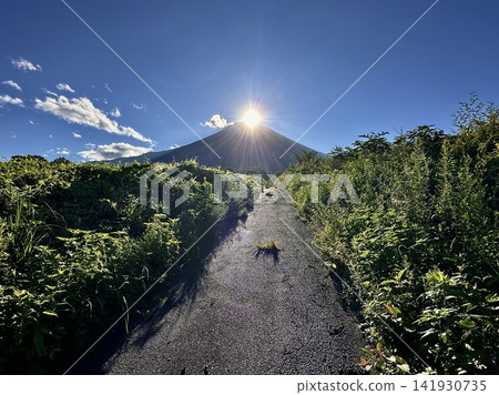 Mount Fuji, the sun, and the blue sky Mount Fuji, the sun, and the blue sky 141930735
