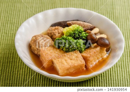 Deep-fried tofu and vegetable stew Deep-fried tofu and vegetable stew 141930954