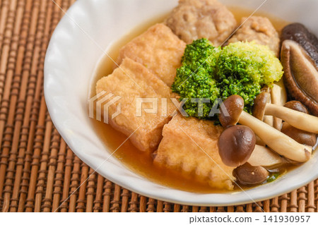 Deep-fried tofu and vegetable stew 141930957