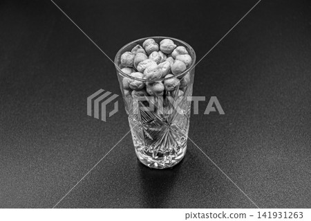 Beautiful organic dried chickpea beans consisting of raw bengal legume pea Beautiful organic dried chickpea beans consisting of raw bengal legume pea 141931263