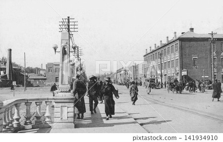 老照片,1922-1932 年,日本殖民時期的中國長春,日本橋街(今勝利大道)。 老照片,1922-1932 年,日本殖民時期的中國長春,日本橋街(今勝利大道)。 141934910