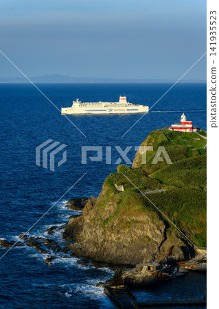 Hiyoriyama Lighthouse and Shin Nihonkai Ferry_7581 Hiyoriyama Lighthouse and Shin Nihonkai Ferry_7581 141935523