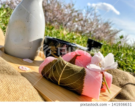 Cherry blossoms, sake, and sakura mochi (Japanese sake) 2 Cherry blossoms, sake, and sakura mochi (Japanese sake) 2 141936631