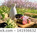 櫻花、清酒和櫻花餅（日本清酒） 141936632