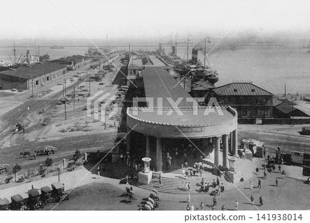 Old photograph, 1926-1932: Entrance to the passenger waiting area at the Second Pier of Dalian Port in China during the Japanese colonial period. Old photograph, 1926-1932: Entrance to the passenger waiting area at the Second Pier of Dalian Port in China during the Japanese colonial period. 141938014