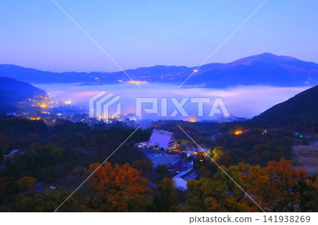 Sea of clouds in Yufuin (viewed from Sagiridai, Yufuin-cho, Yufu City) Sea of clouds in Yufuin (viewed from Sagiridai, Yufuin-cho, Yufu City) 141938269