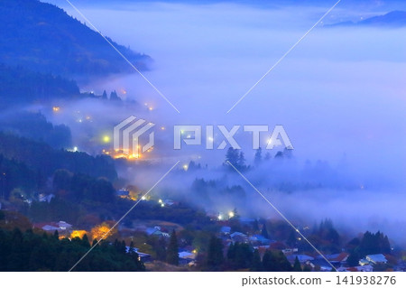 Sea of clouds in Yufuin (viewed from Sagiridai, Yufuin-cho, Yufu City) Sea of clouds in Yufuin (viewed from Sagiridai, Yufuin-cho, Yufu City) 141938276