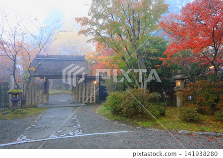 Inns around Lake Kinrin in autumn (Yufuin-cho, Yufu City) Inns around Lake Kinrin in autumn (Yufuin-cho, Yufu City) 141938280