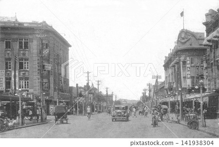 老照片,1925-1933 年,日本殖民統治時期的中國大連伊勢町街道。 老照片,1925-1933 年,日本殖民統治時期的中國大連伊勢町街道。 141938304