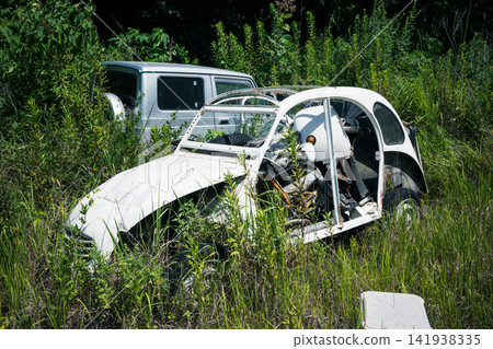Abandoned car Abandoned car 141938335
