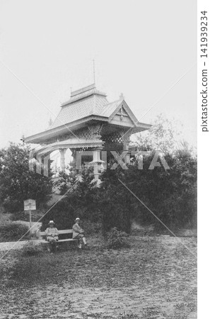 老照片,1907-1918 年,中國旅順(今大連市旅順口區),日本殖民時期,後樂園音樂廳。 老照片,1907-1918 年,中國旅順(今大連市旅順口區),日本殖民時期,後樂園音樂廳。 141939234