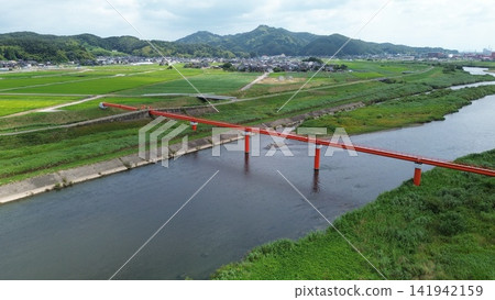 小矢部川流經高岡市。 小矢部川流經高岡市。 141942159