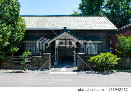 北海道栗山市錦秀庵(小林酒造株式會社前官邸)正面圖,夏季。 北海道栗山市錦秀庵(小林酒造株式會社前官邸)正面圖,夏季。 141942482