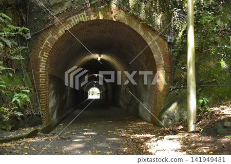[Kanagawa] Yokosuka Kannonzaki Park Tunnel 141949481