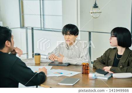 Business person to meet Business person to meet 141949986
