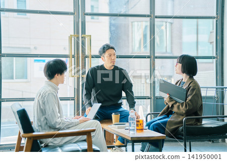 Business person to meet Business person to meet 141950001
