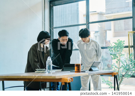 Business person to meet Business person to meet 141950014