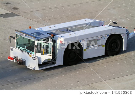 用於牽引飛機的牽引車 用於牽引飛機的牽引車 141950568