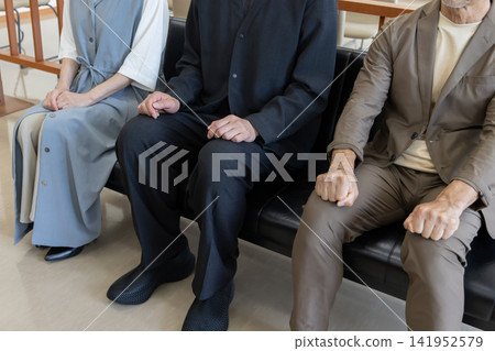 The tense hands of the parties awaiting trial in court The tense hands of the parties awaiting trial in court 141952579
