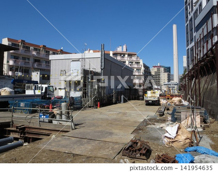 March 15, 2014: Before the construction of Log Road Daikanyama, when the railway line was moved underground and the tracks were removed. March 15, 2014: Before the construction of Log Road Daikanyama, when the railway line was moved underground and the tracks were removed. 141954635