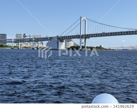 從船上看到的彩虹橋 從船上看到的彩虹橋 141962629