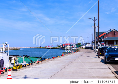 Hokkaido, Abashiri: The sea, the river, and the town Hokkaido, Abashiri: The sea, the river, and the town 141963731