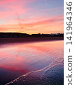 Kugenuma Beach bathed in the morning light 141964346
